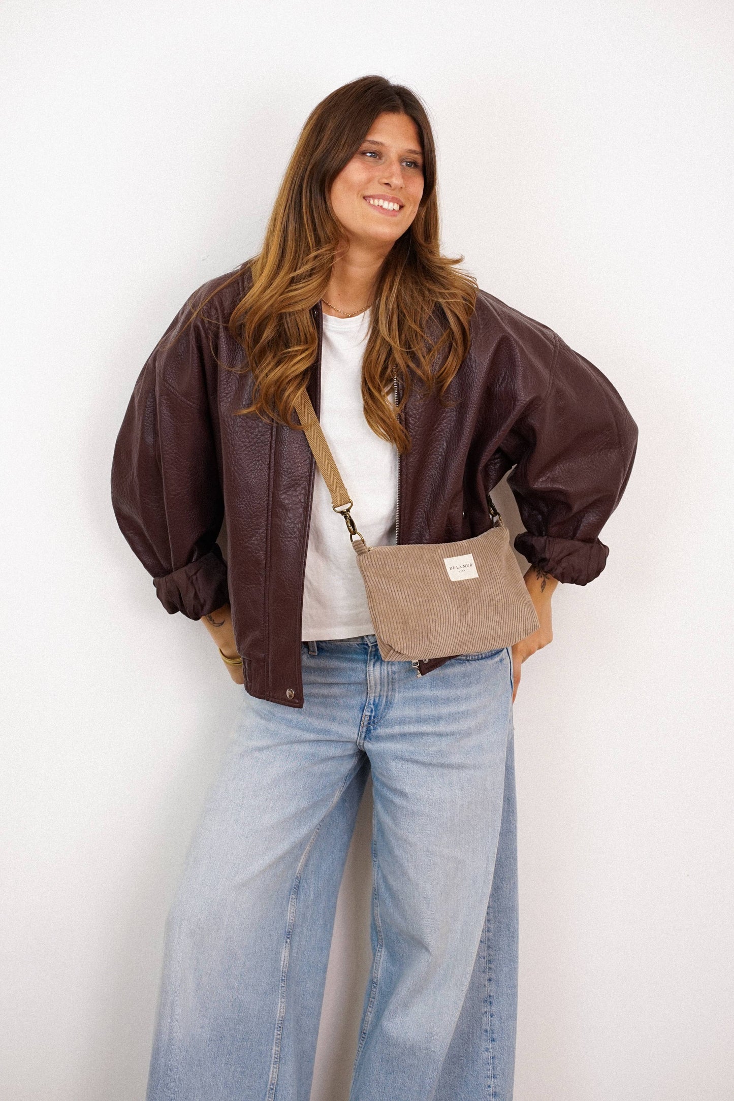 De La Mur Line Clutch TOAST – Braun