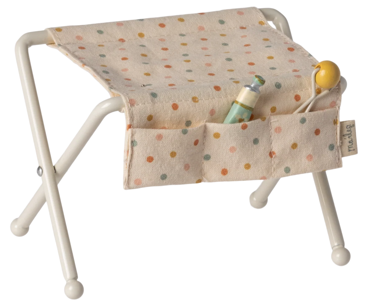 Maileg Wickeltisch – Babymaus, Weiß