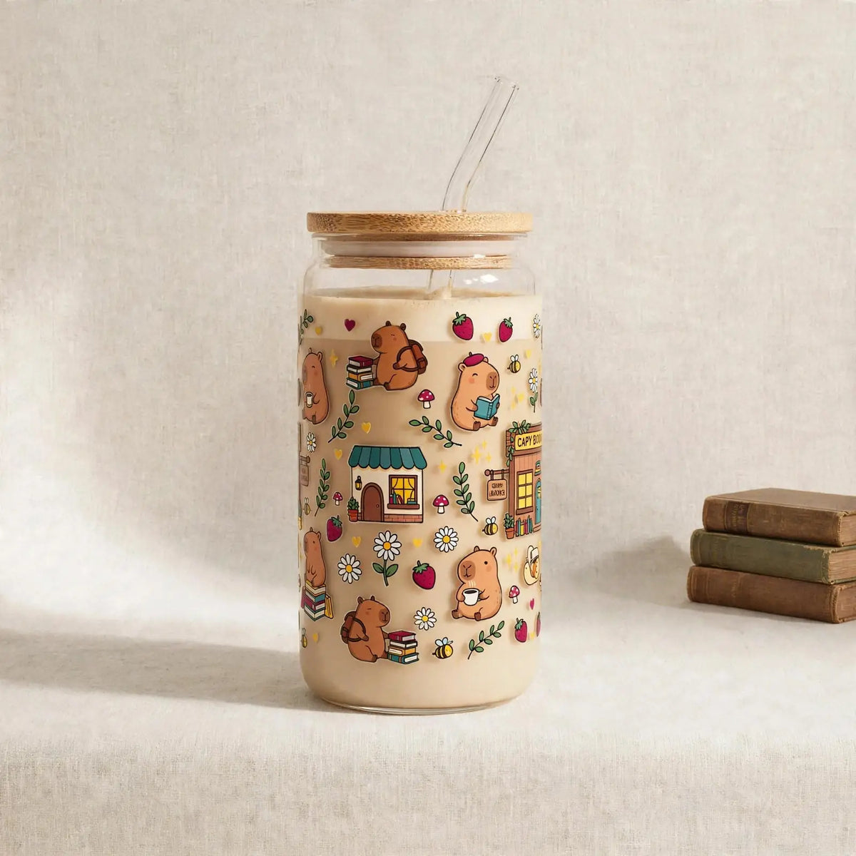 Hohes Trinkglas 550 ml mit Bambusdeckel & Glasstrohhalm – Capybara Buchhandlung