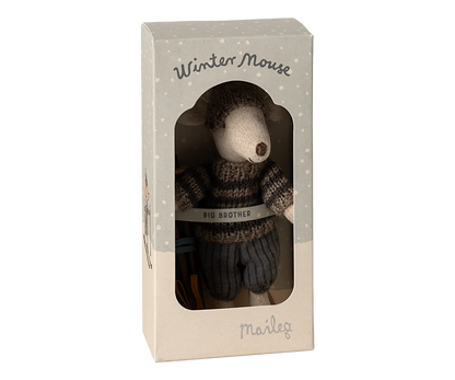 Maileg Wintermaus mit Skiset – Großer Bruder – Grau