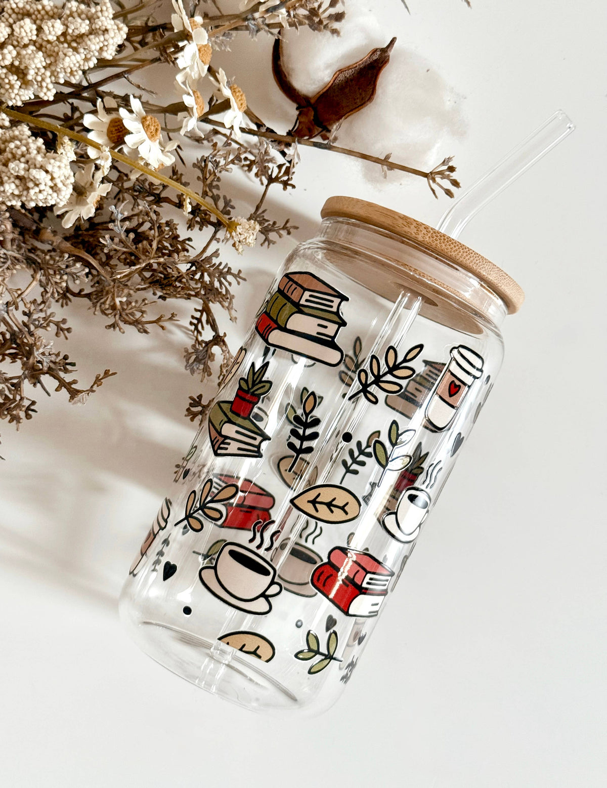 Hohes Trinkglas 550 ml mit Bambusdeckel & Glasstrohhalm – Books & Coffee