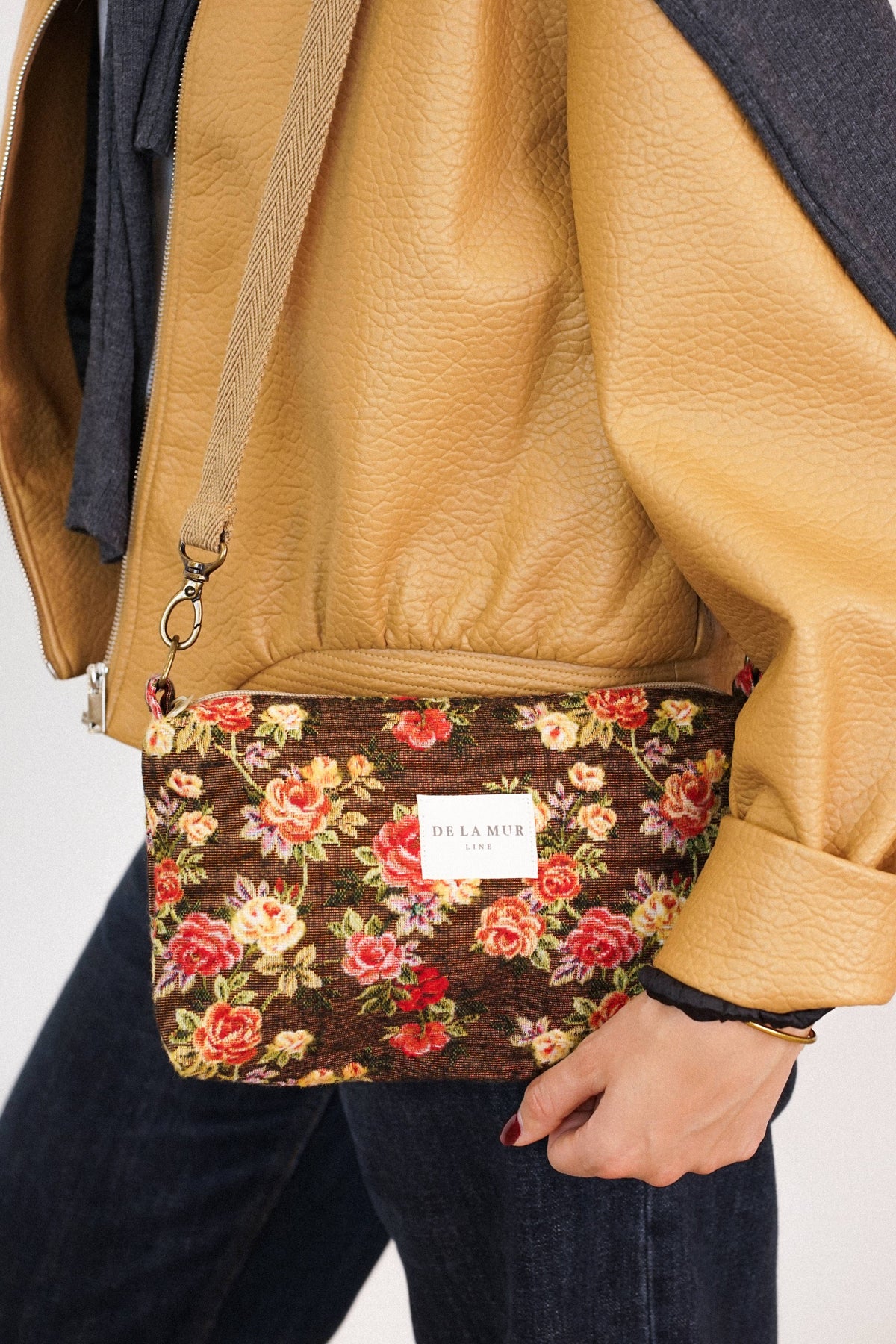 De La Mur Line Clutch PEPI – Blumenmuster