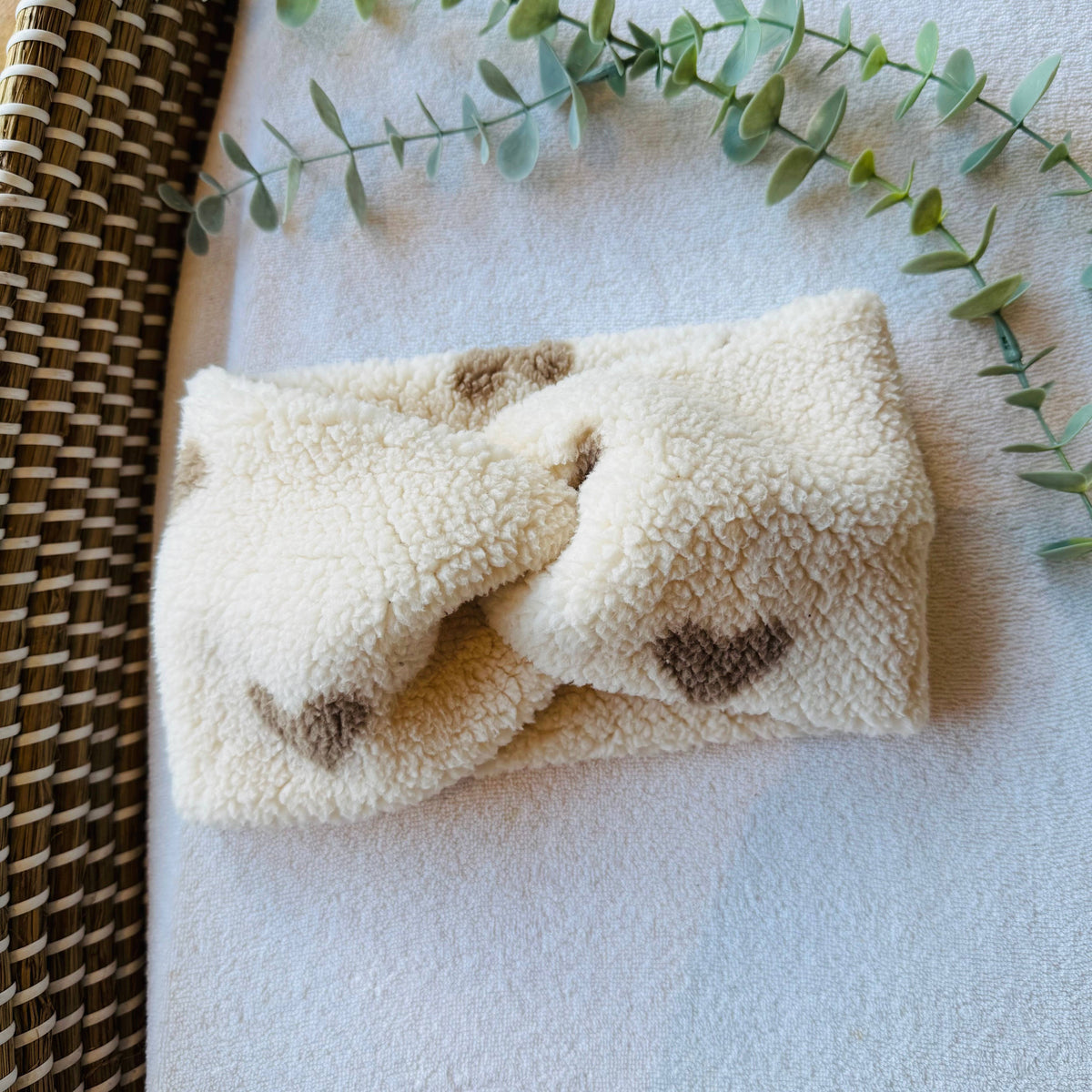 Stirnband Creme mit braunen Herzen: XL (Erwachsene)