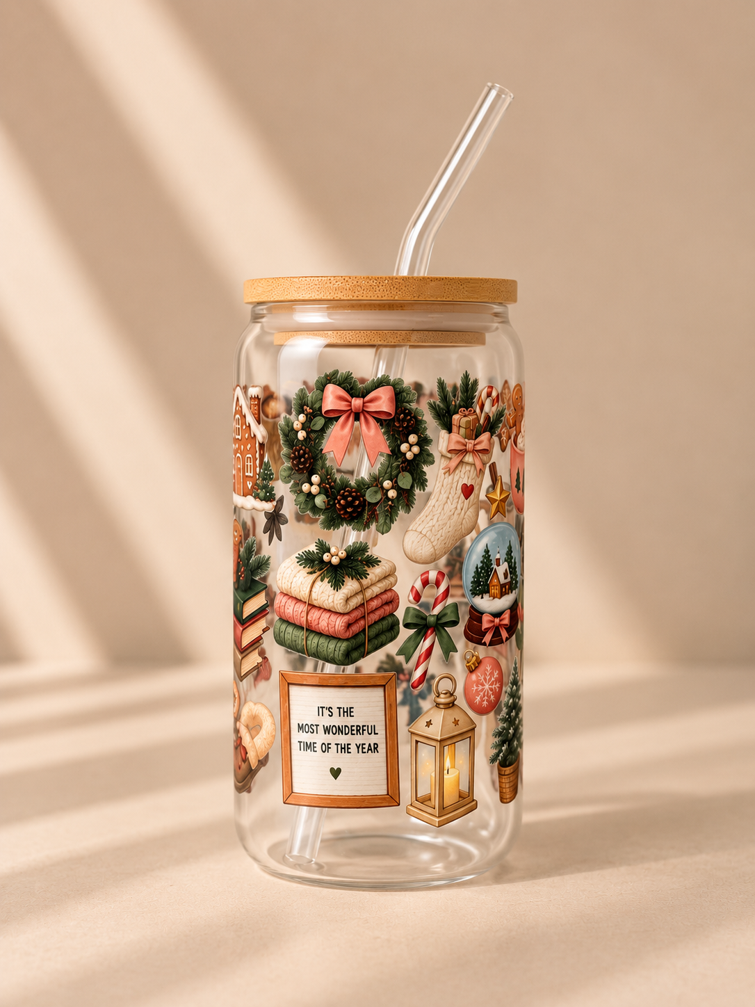 Hohes Trinkglas 500 ml mit Bambusdeckel & Glasstrohhalm – Cozy Christmas