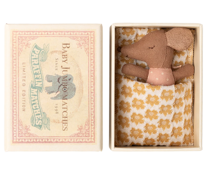 Maileg Schläfrige Babymaus in Streichholzschachtel – Rose