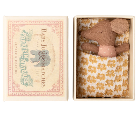 Maileg Schläfrige Babymaus in Streichholzschachtel – Rose