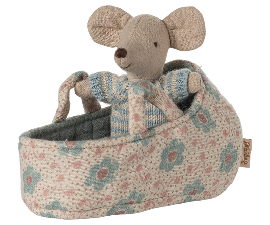 Maileg Babymaus in Tragetasche – Blau