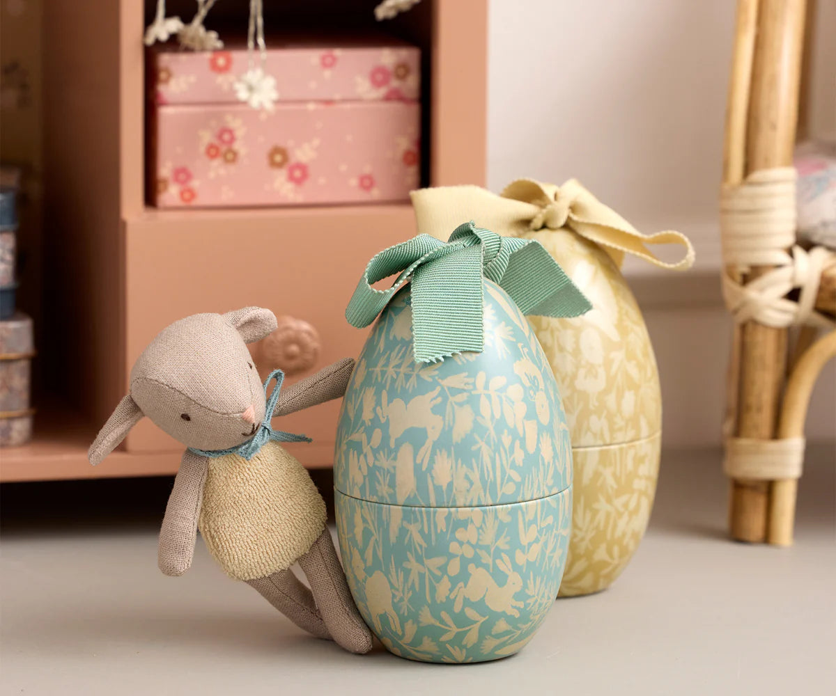 Maileg Oster-Ei mit Mikro-Lamm – Dusty Mint (klein)
