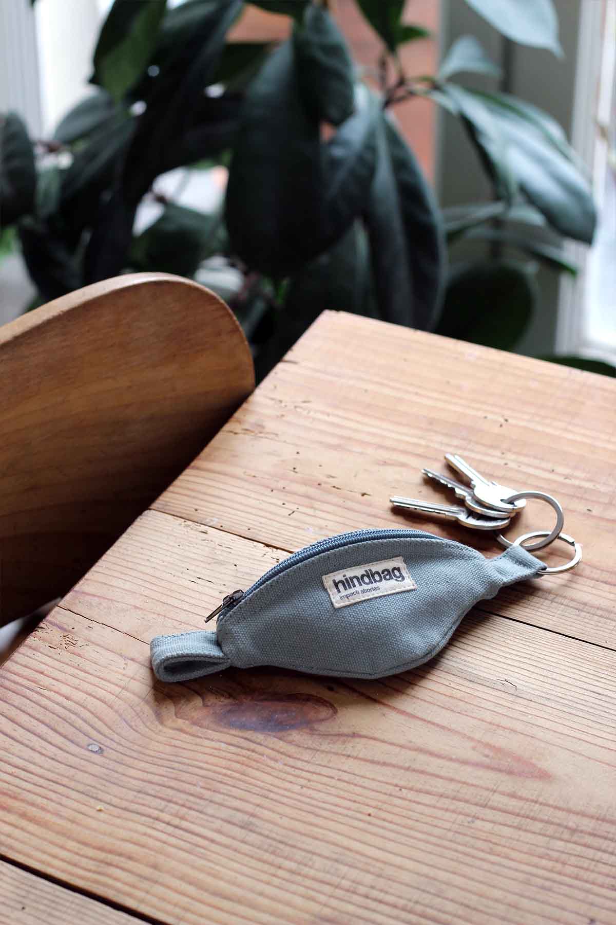 Hindbag Côme Schlüsselanhänger – Salbeigrün