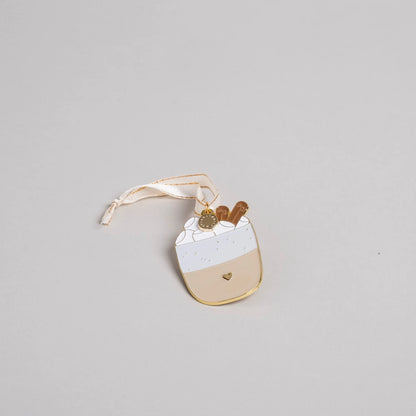 Eulenschnitt Baumschmuck Becher mit Marshmallows – Weihnachtsanhänger aus Metall