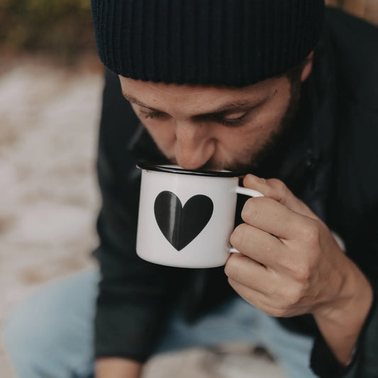 Eulenschnitt Emaille Tasse Herz – Off-White