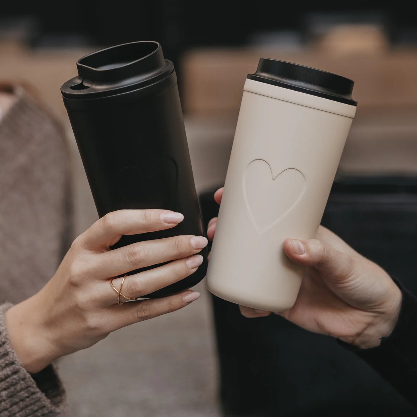 Eulenschnitt To-go Becher Herz Schwarz